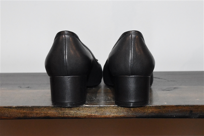 Black Leather Salvatore Ferragamo Pumps, size 8.5