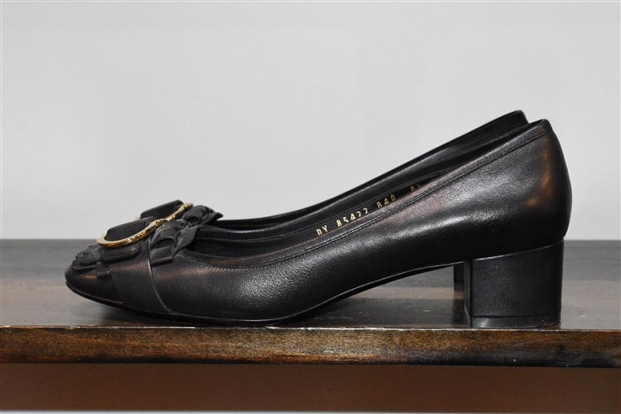 Black Leather Salvatore Ferragamo Pumps, size 8.5