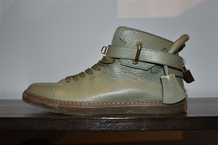 Olive Buscemi Sneaker, size 6
