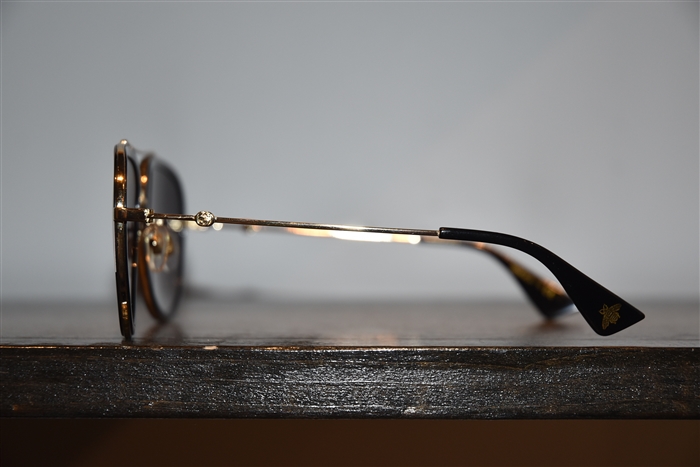 Black & Gold Gucci Sunglasses, size O/S