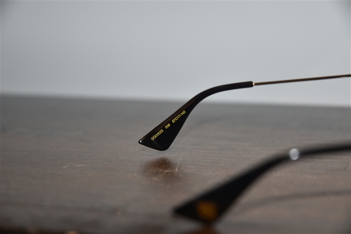 Black & Gold Gucci Sunglasses, size O/S