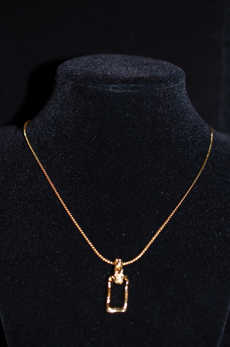 Gold Nina Ricci Necklace, size O/S