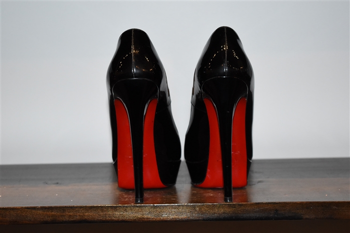 Black Patent Christian Louboutin Pumps, size 6