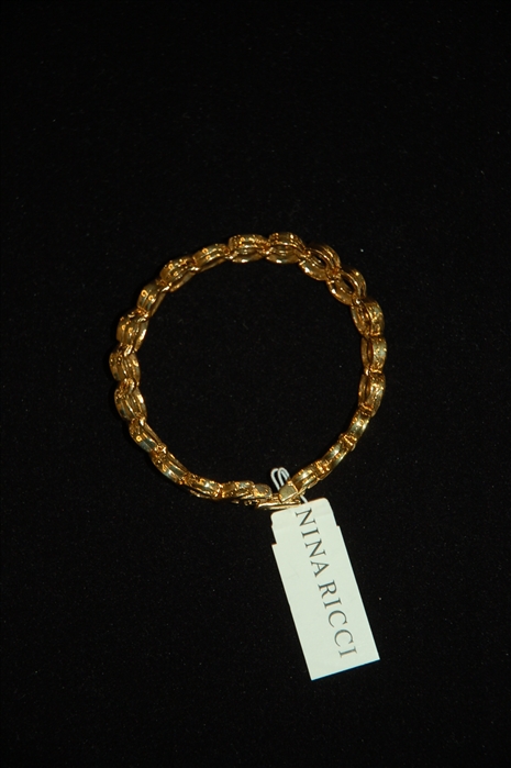Gold Nina Ricci Bracelet, size O/S