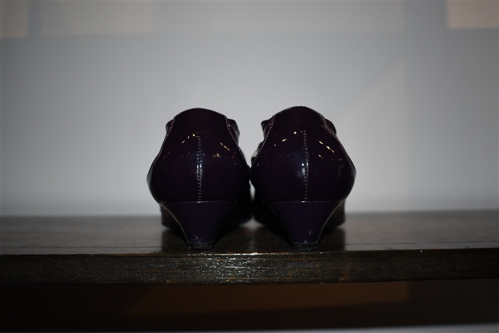 Midnight Purple Roger Vivier Kitten Heels, size 8