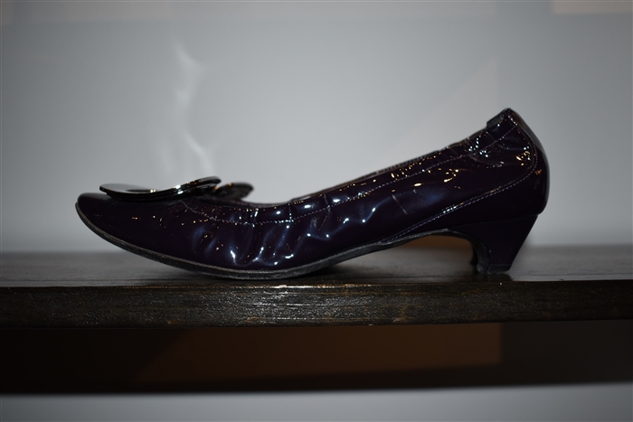 Midnight Purple Roger Vivier Kitten Heels, size 8