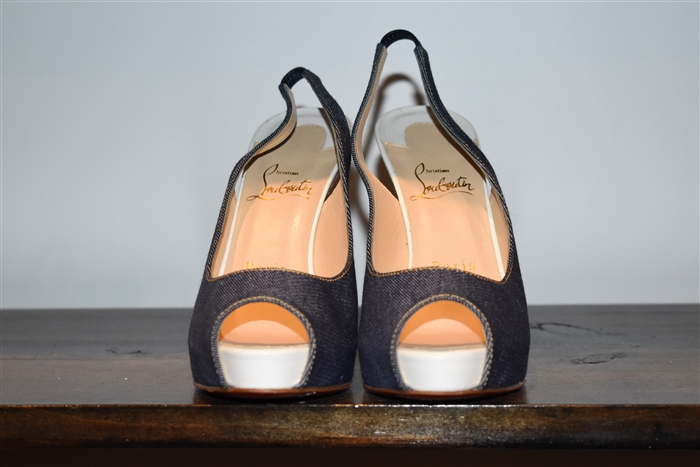 Denim Blue Christian Louboutin Peep-Toe, size 7