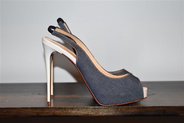 Denim Blue Christian Louboutin Peep-Toe, size 7