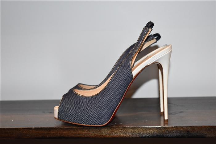 Denim Blue Christian Louboutin Peep-Toe, size 7