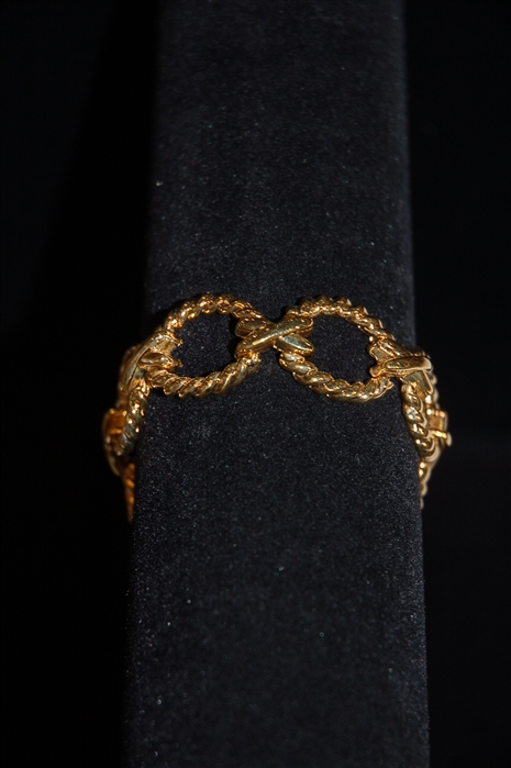 Gold Nina Ricci Bracelet, size O/S