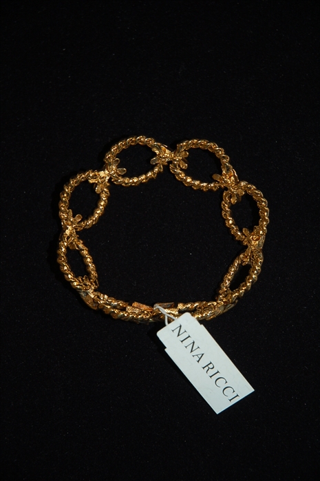 Gold Nina Ricci Bracelet, size O/S