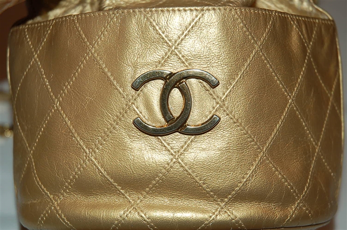 Gold Chanel - Vintage Bucket Bag, size S
