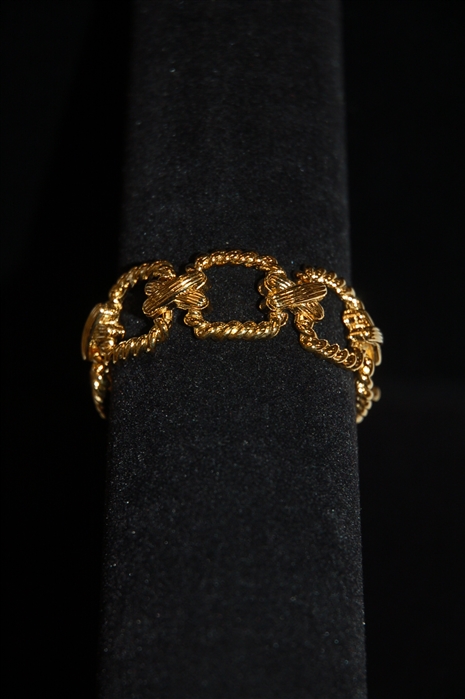 Gold Nina Ricci Bracelet, size O/S
