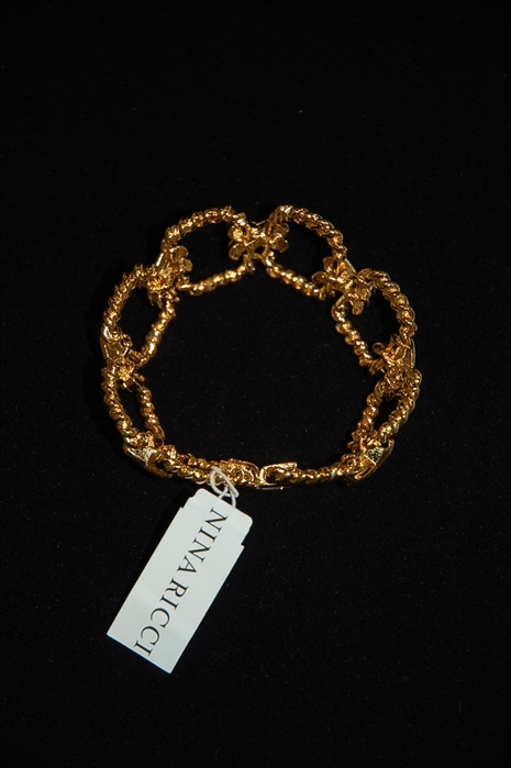 Gold Nina Ricci Bracelet, size O/S