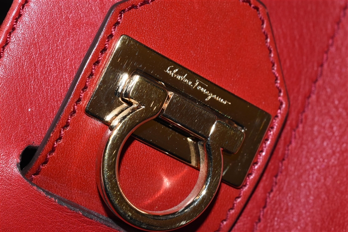 Lipstick Red Salvatore Ferragamo Satchel, size L