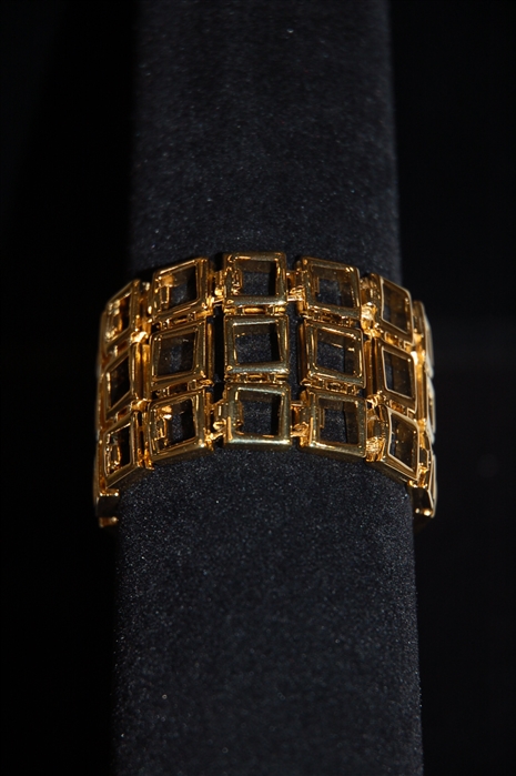 Gold Nina Ricci Bracelet, size O/S