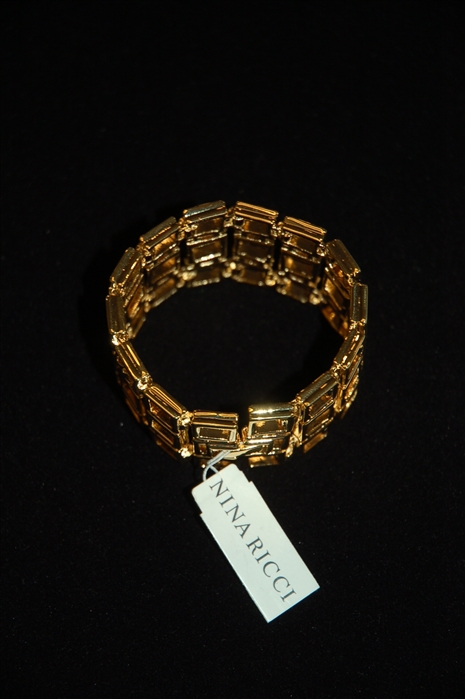 Gold Nina Ricci Bracelet, size O/S
