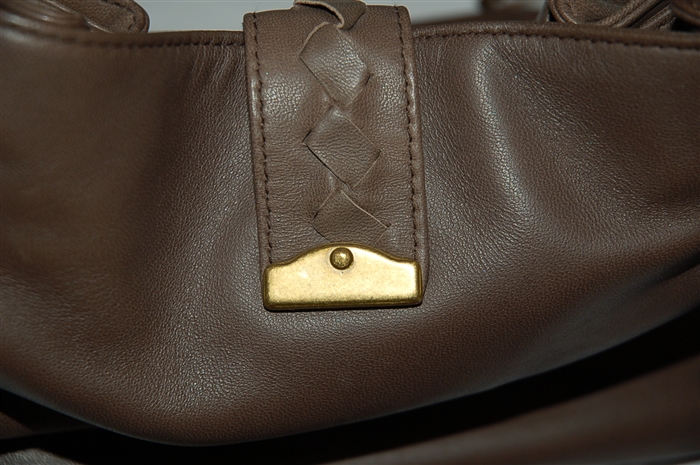 Dark Leather Bottega Veneta Handbag, size M
