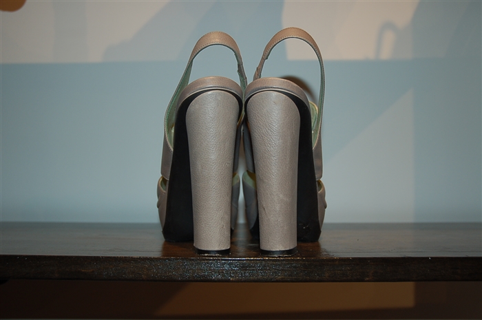 Smoky Gray Sportmax Peep-Toe, size 7