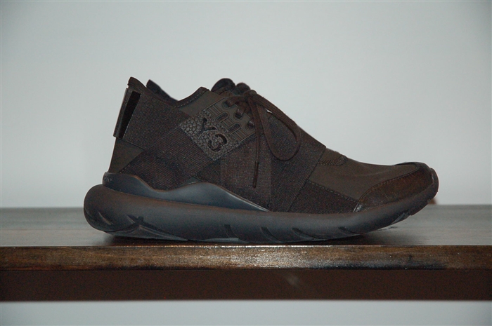 Basic Black Y-3 - Yohji Yamamoto Sneaker, size 8.5
