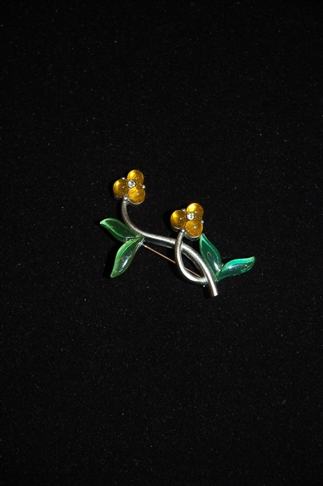 Floral Nina Ricci Brooch, size O/S