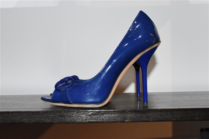 Deep Blue Gucci Peep-Toe, size 6