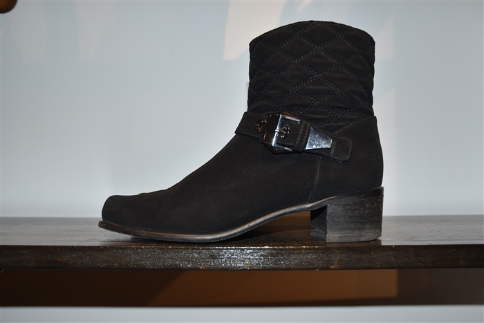 Basic Black Stuart Weitzman Ankle Boots, size 7