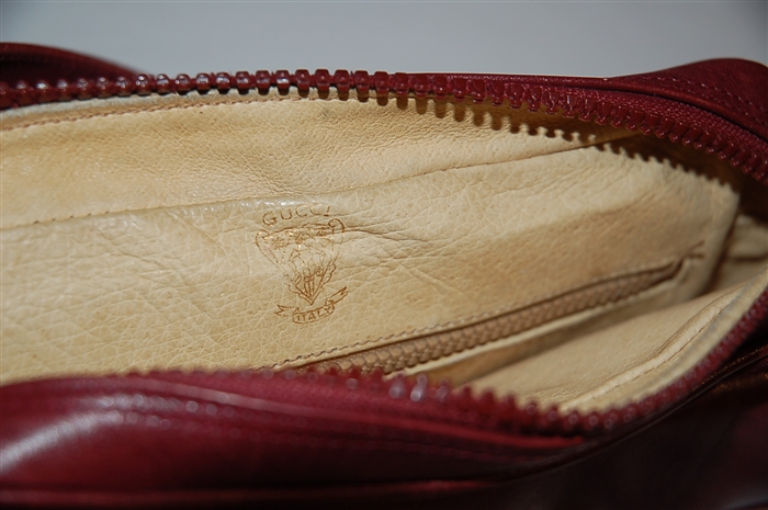 Burgundy Gucci - Vintage Cross-Body, size S