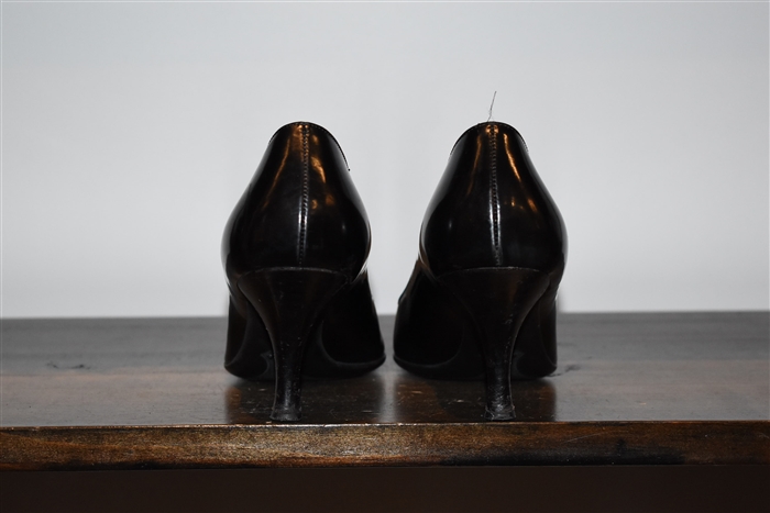 Black Leather Prada Pumps, size 6