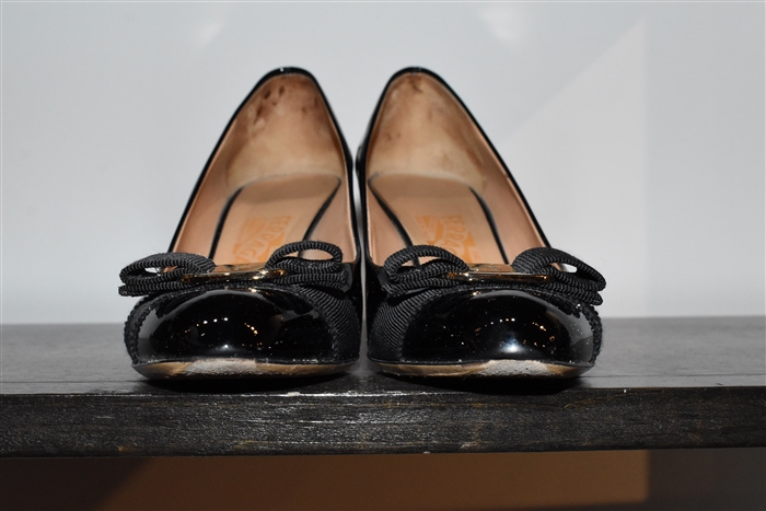 Black Patent Salvatore Ferragamo Pumps, size 7