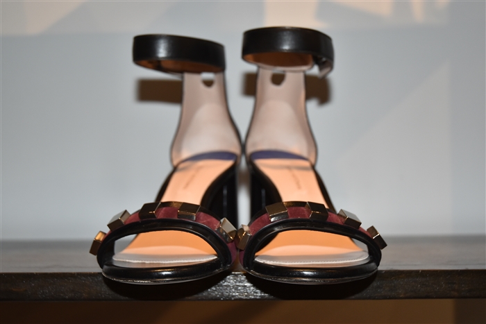 Black Leather Stuart Weitzman Sandal, size 7