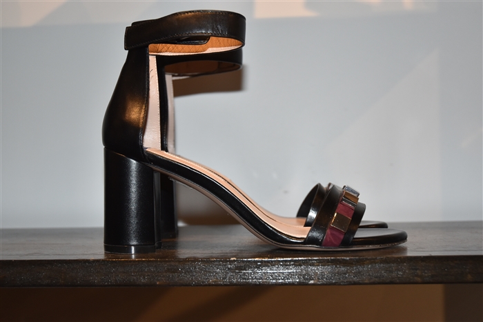 Black Leather Stuart Weitzman Sandal, size 7