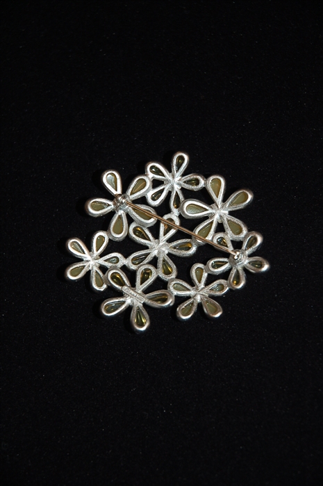 Silver Nina Ricci Brooch, size O/S