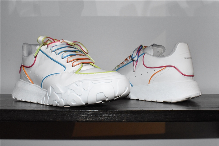 White Leather Alexander McQueen Sneaker, size 9