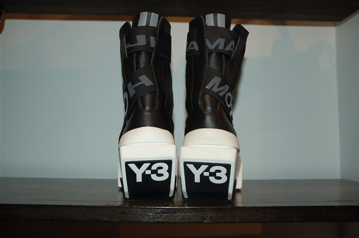 Black & White Y-3 - Yohji Yamamoto Boots, size 8