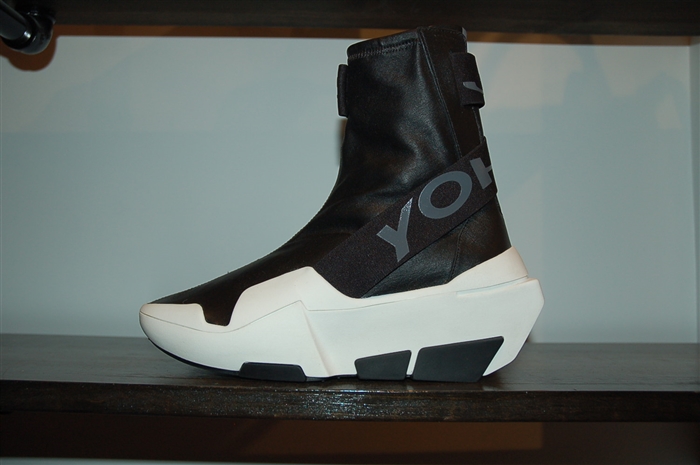 Black & White Y-3 - Yohji Yamamoto Boots, size 8