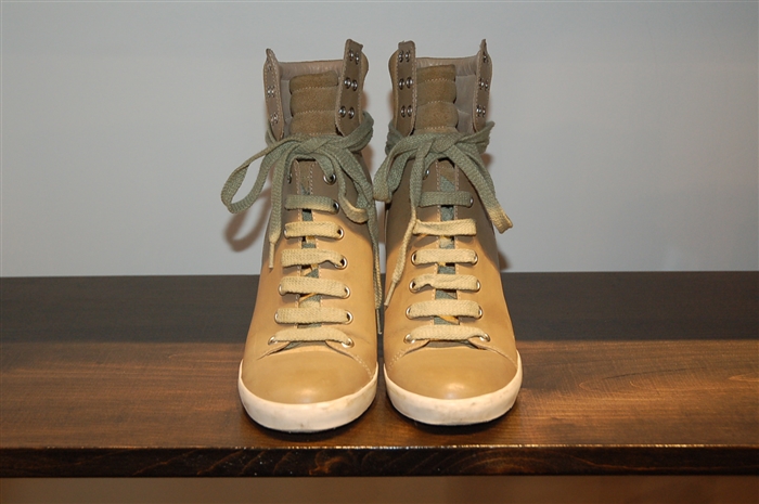 Toffee See by Chloe Sneaker Wedge, size 6.5