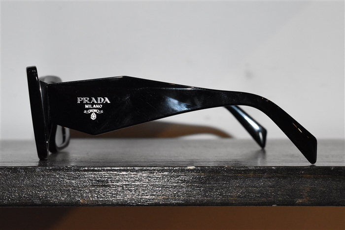 Shiny Black Prada Sunglasses, size O/S
