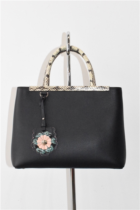 Black Leather Fendi Handbag, size S