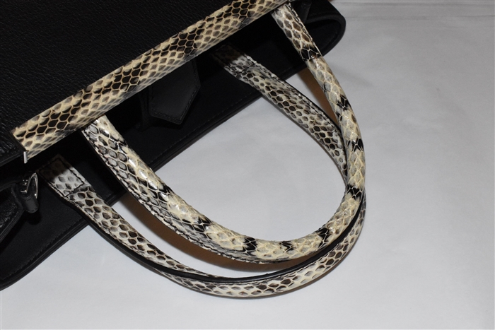 Black Leather Fendi Handbag, size S