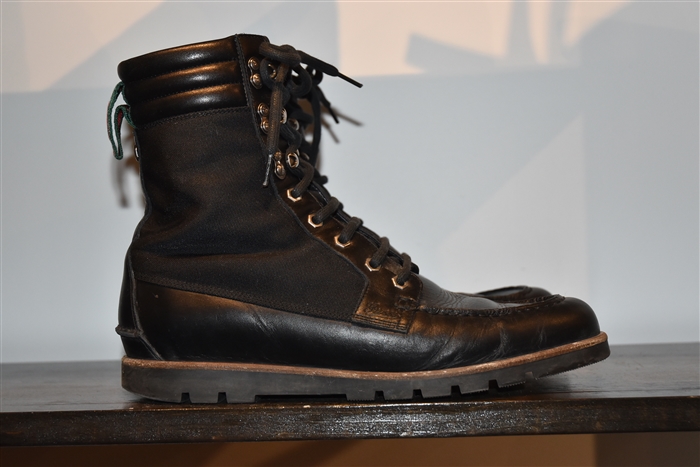 Black Leather Gucci Boots, size 9