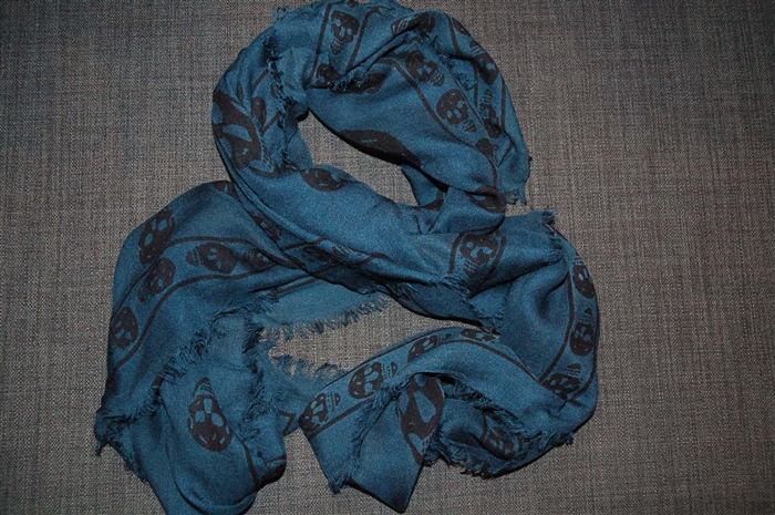 Navy & Black Alexander McQueen Scarf, size O/S