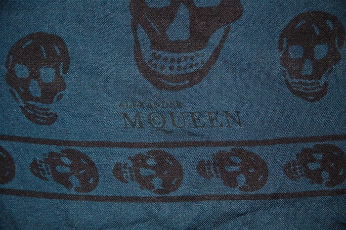 Navy & Black Alexander McQueen Scarf, size O/S