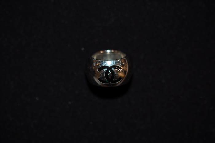 Silver Chanel - Vintage Ring, size O/S