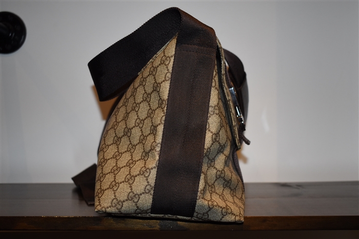 Monogram Gucci Messenger, size M