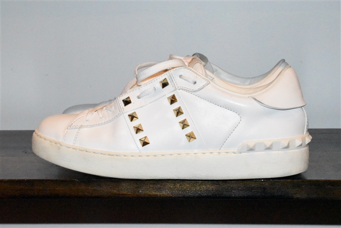 White Leather Valentino Sneaker, size 9