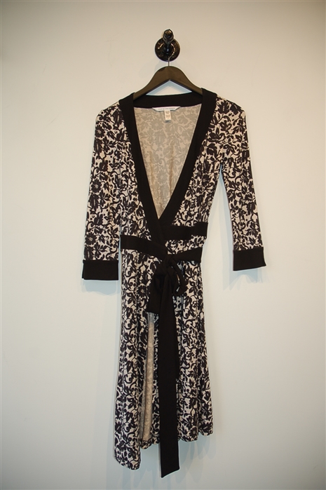 Floral Diane von Furstenberg Wrap Dress, size 2