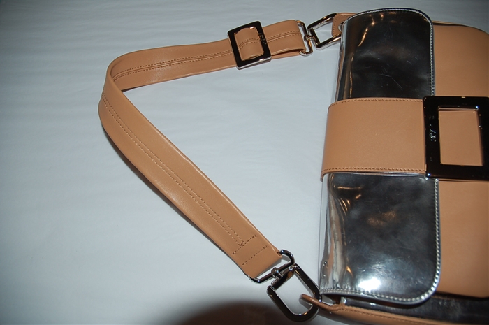 Tan Roger Vivier Shoulder Bag, size M