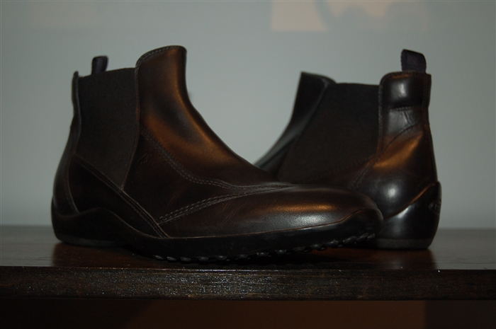 Black Leather Tod's Chelsea Boots, size 8
