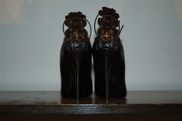 Black Leather Fendi Pumps, size 5